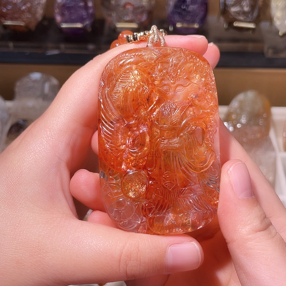 颈饰未镶嵌水晶皮*丘芬达