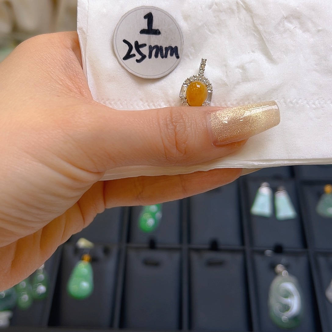 翡翠颈饰银S925镶嵌翡翠