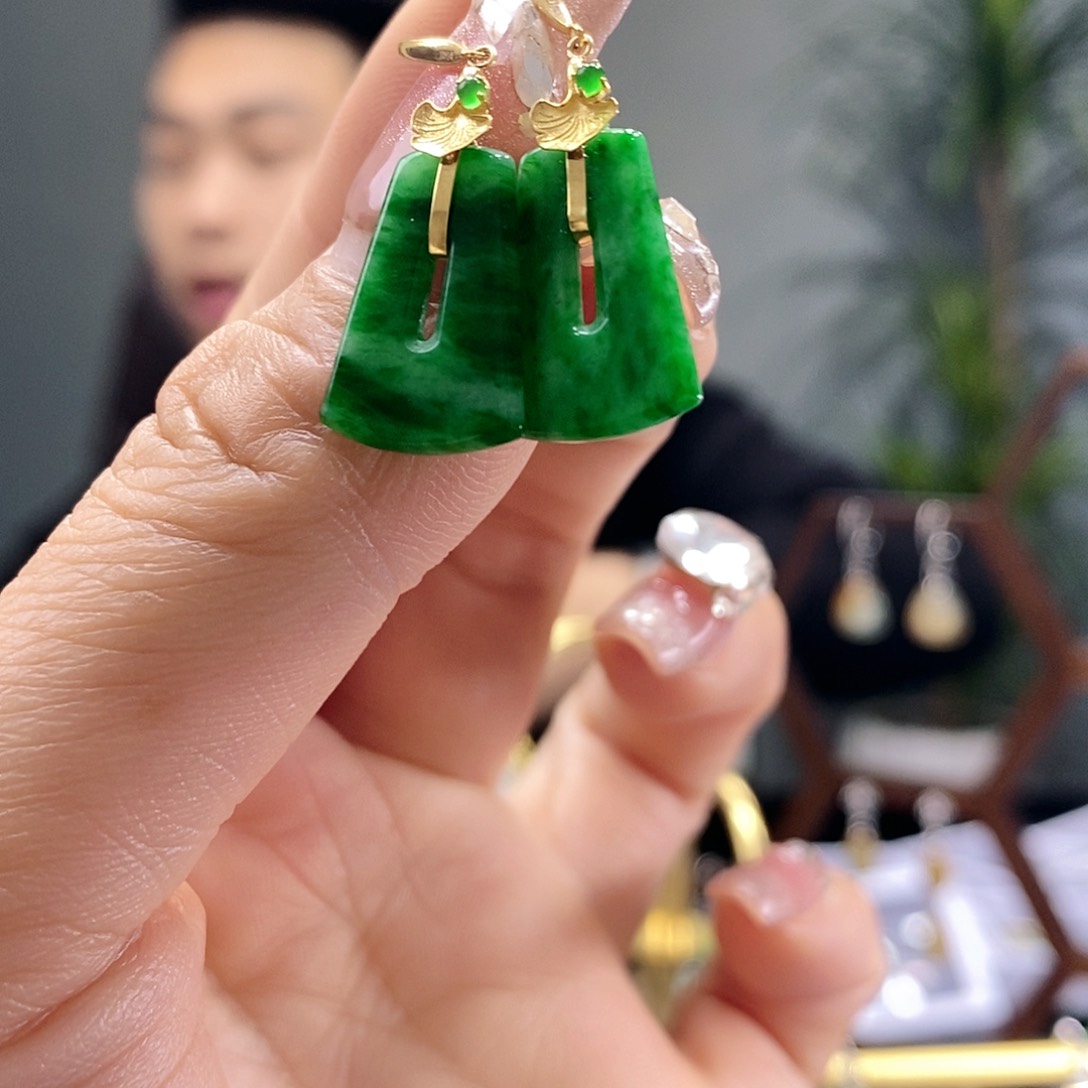 翡翠耳饰18K金镶嵌翡翠