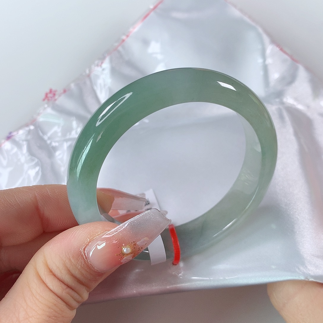 翡翠手镯未镶嵌①④⑤