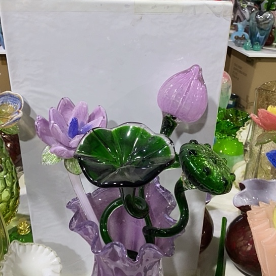 琉璃花瓶高45厘米宽9厘米