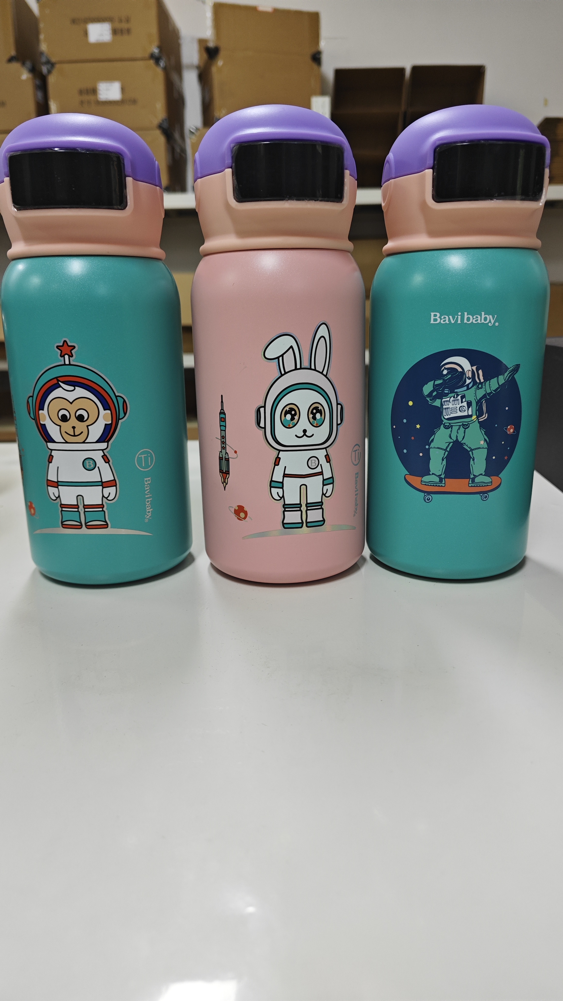 《全新500ml纯钛儿童保温杯》网红可爱创意大容量真空便携数显双层