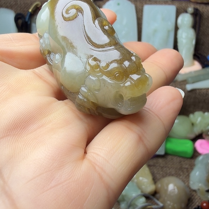 周***周和田玉（糖玉）未镶嵌挂件