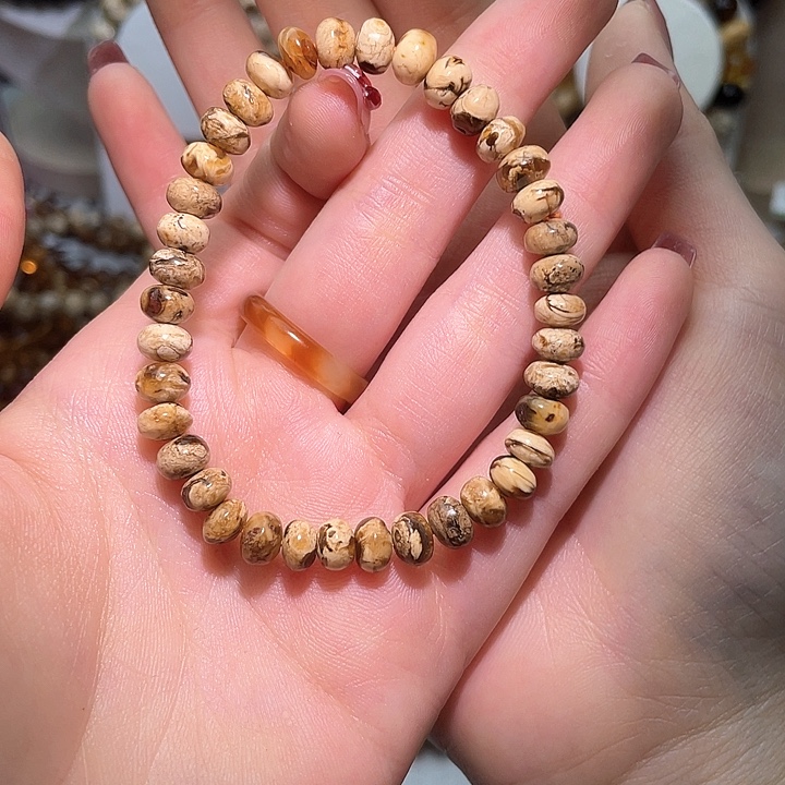 琥珀未镶嵌裸石抚顺琥珀6干白花