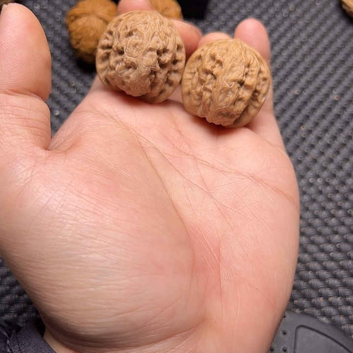 文玩核桃吊坠昌闷