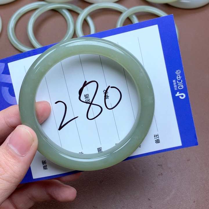 ****子和田玉未镶嵌手镯