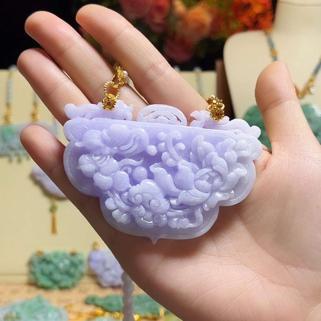 翡翠颈饰未镶嵌射*紫