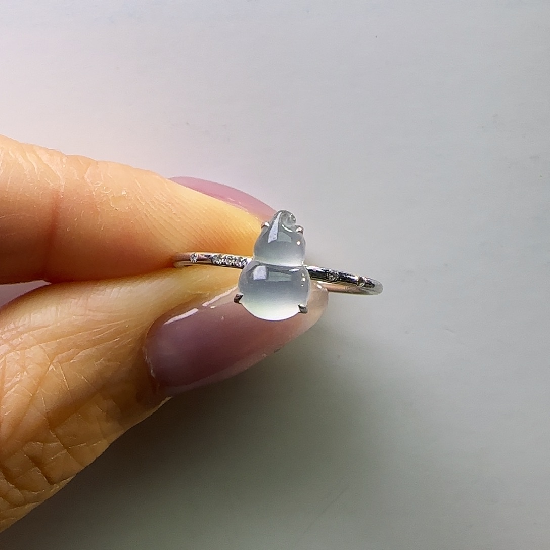 翡翠戒指18K金镶嵌天然缅料A货 白冰葫芦戒指