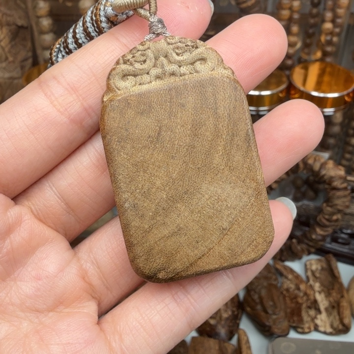 沉香碎屑沉香柬埔寨菩萨棋315无事牌