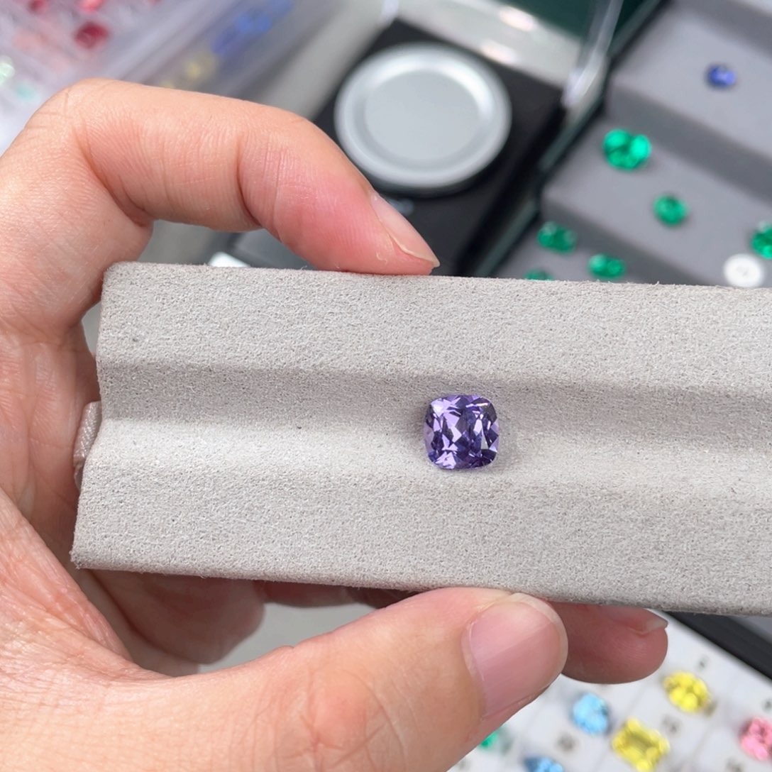 裸石合成（培育）蓝宝石锦*3.13ct