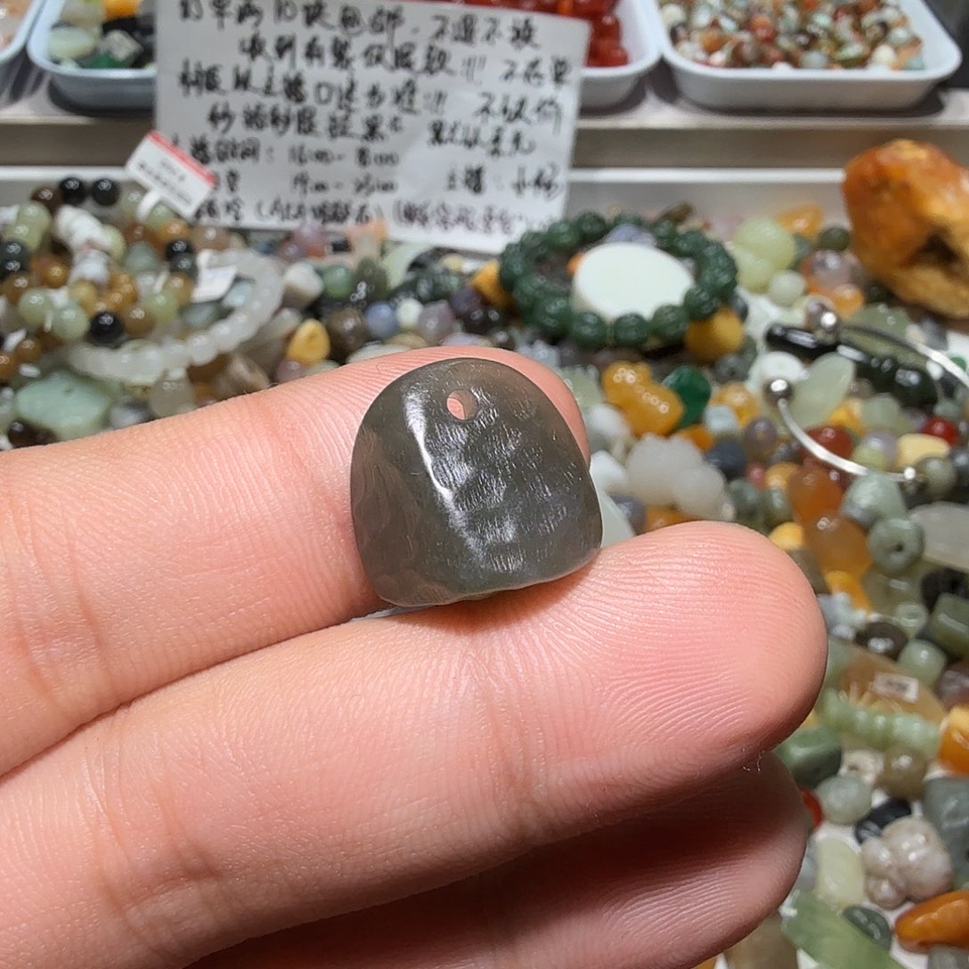 和田玉未镶嵌珠宝奇石