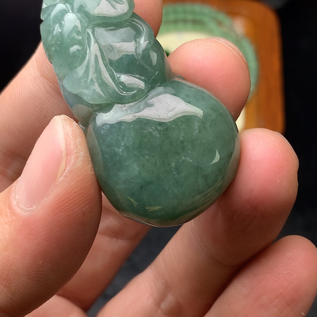 翡翠未镶嵌颈饰翡翠首饰和翡翠珠宝