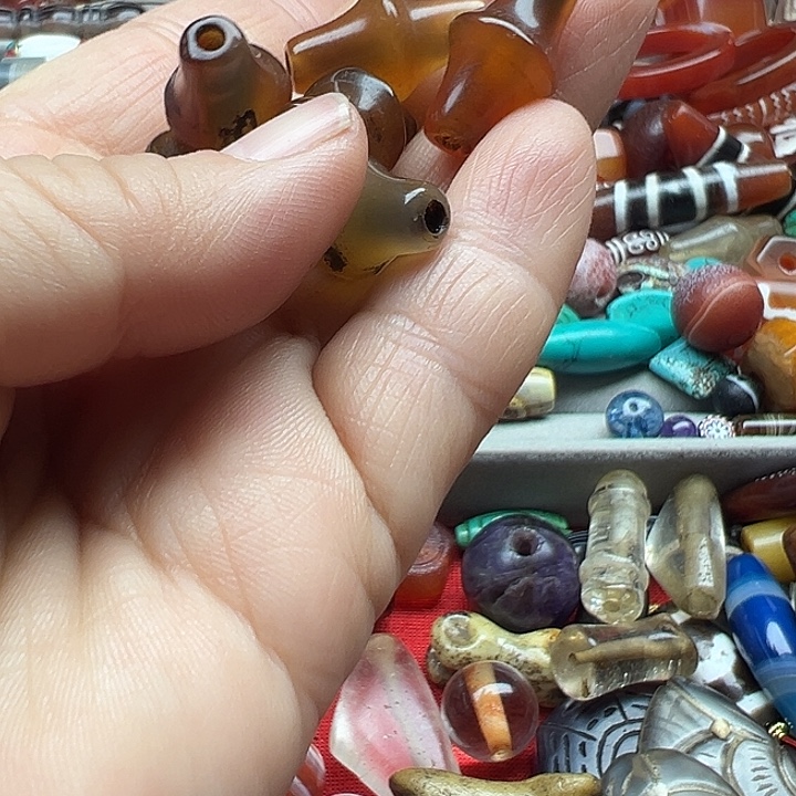 蓝***云玛瑙/玉髓未镶嵌颈饰