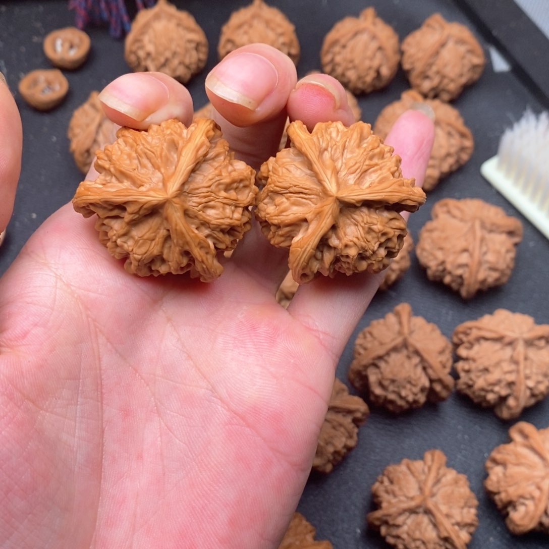 文玩核桃吊坠38正奔