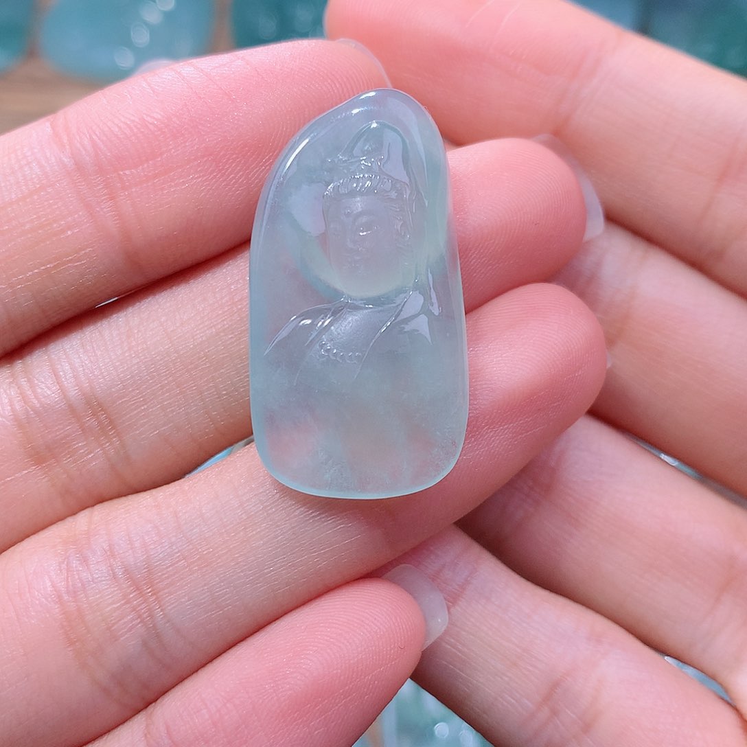 颈饰未镶嵌翡翠佛光天下