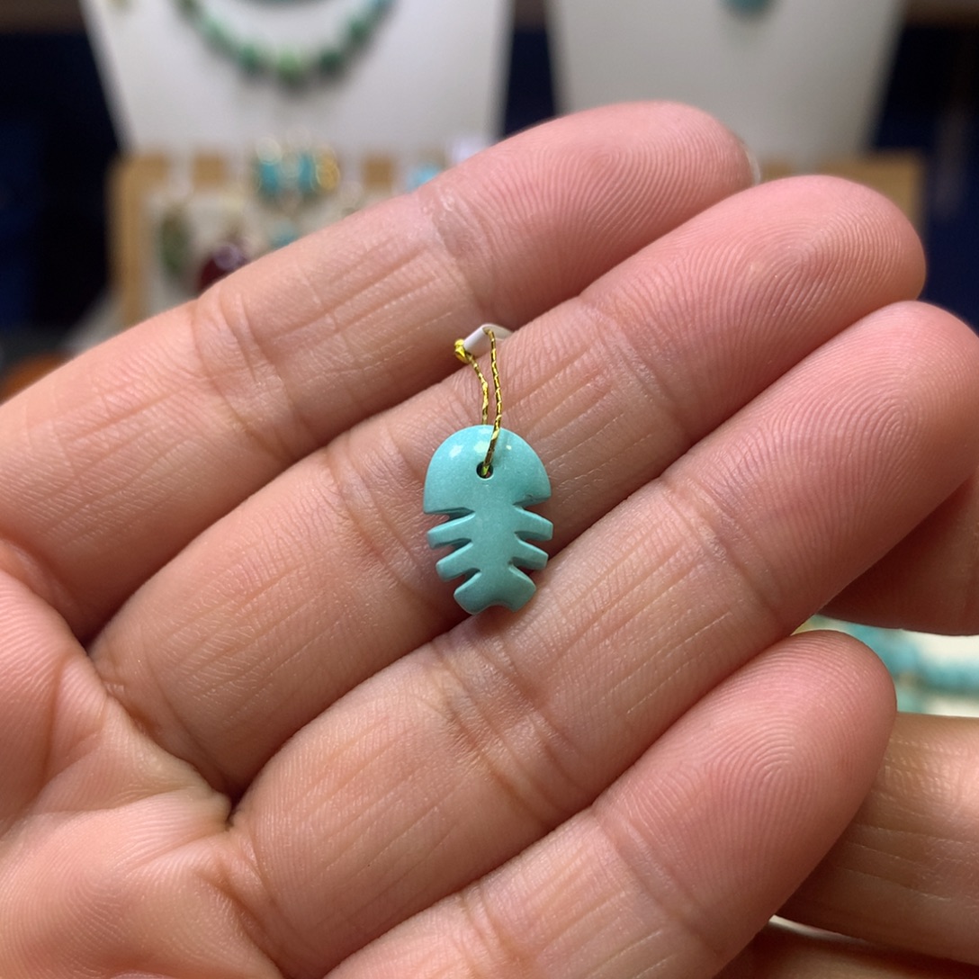 绿松石未镶嵌鱼骨