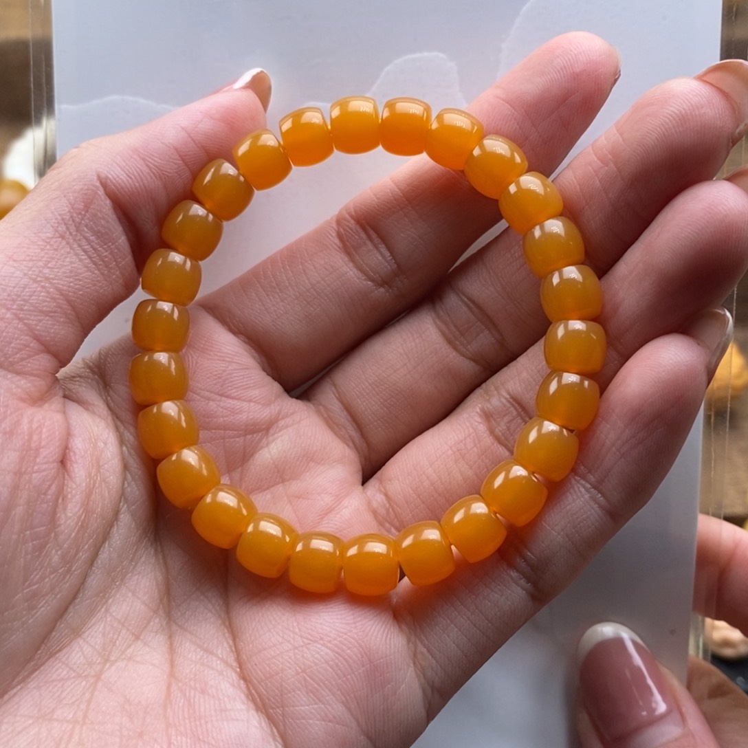 石英质玉颈饰未镶嵌骄*_