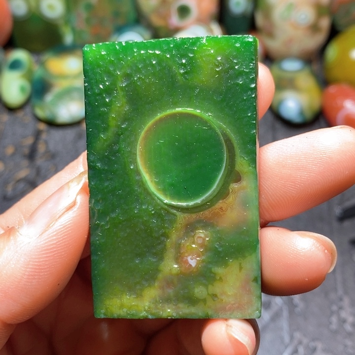 石英质玉颈饰未镶嵌