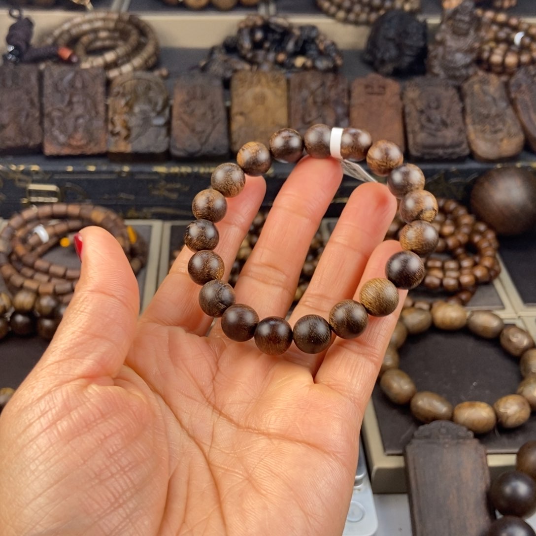 沉香手串墨*越南芽庄白棋玉化留疤