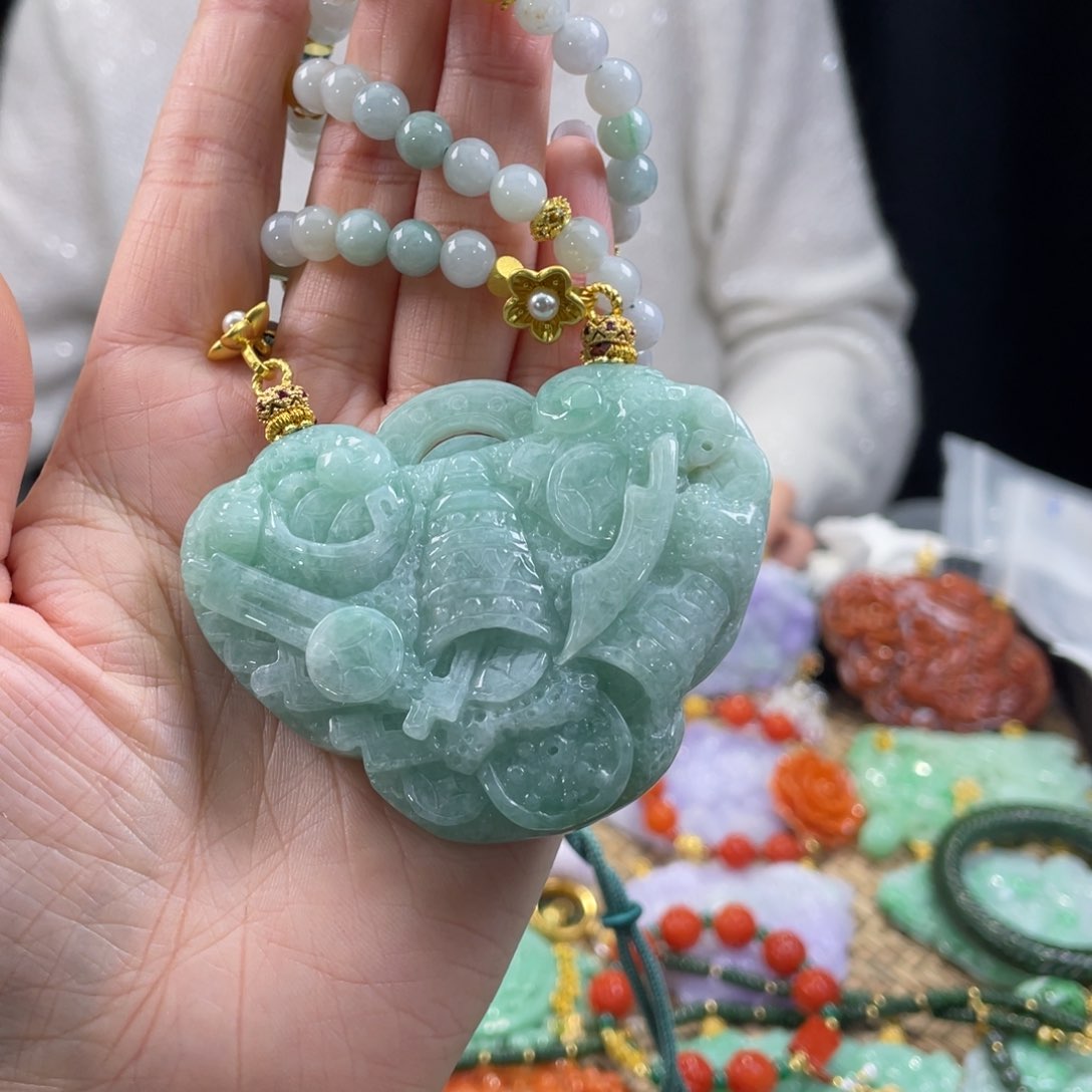 翡翠颈饰未镶嵌代编织