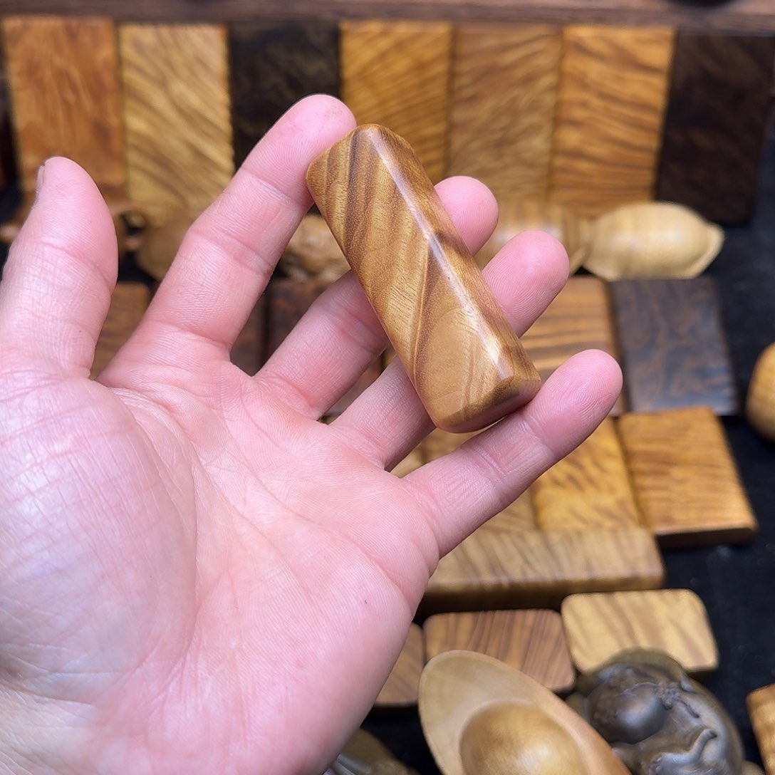 楠木金丝楠木无事牌