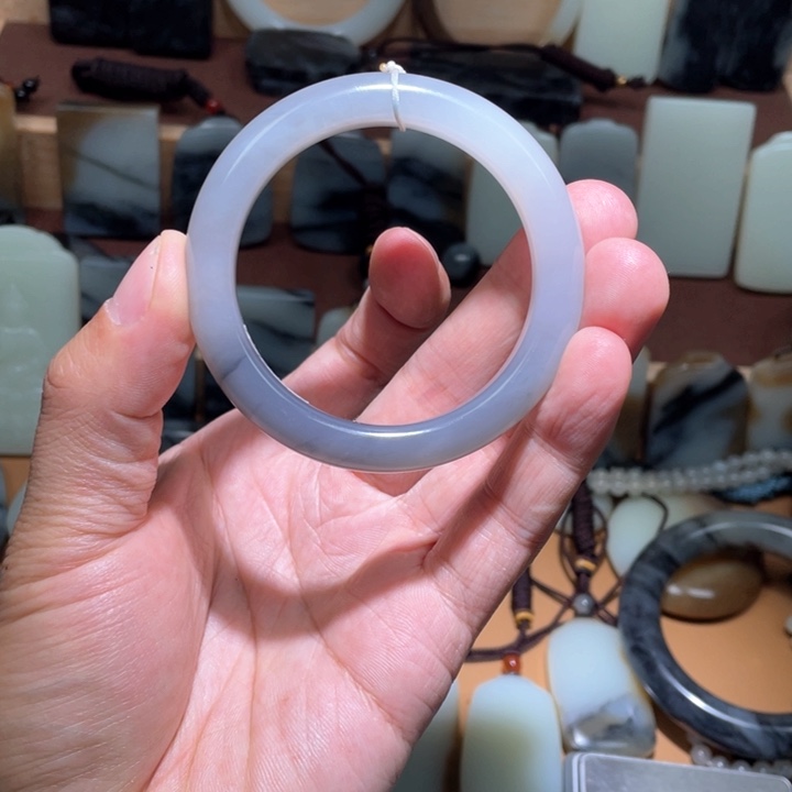 和田玉手镯52未镶嵌