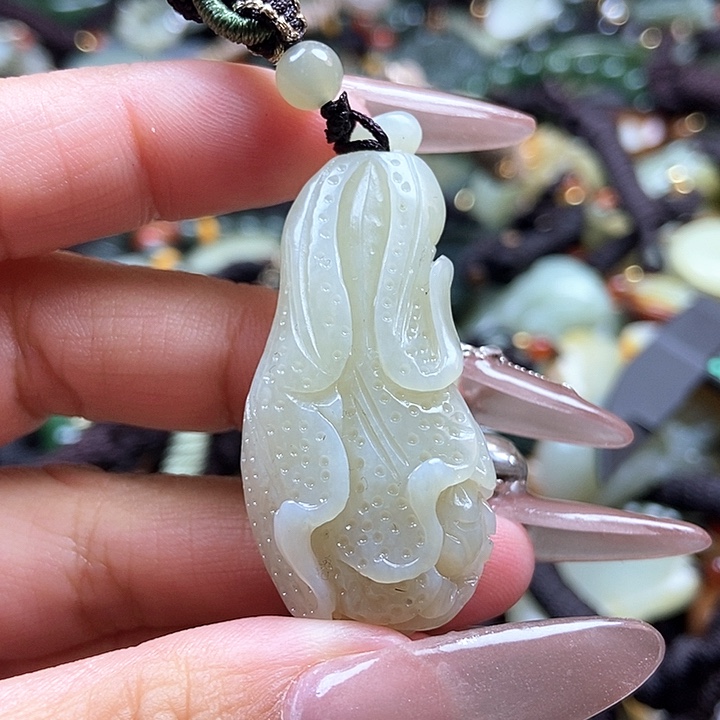 和田玉颈饰未镶嵌