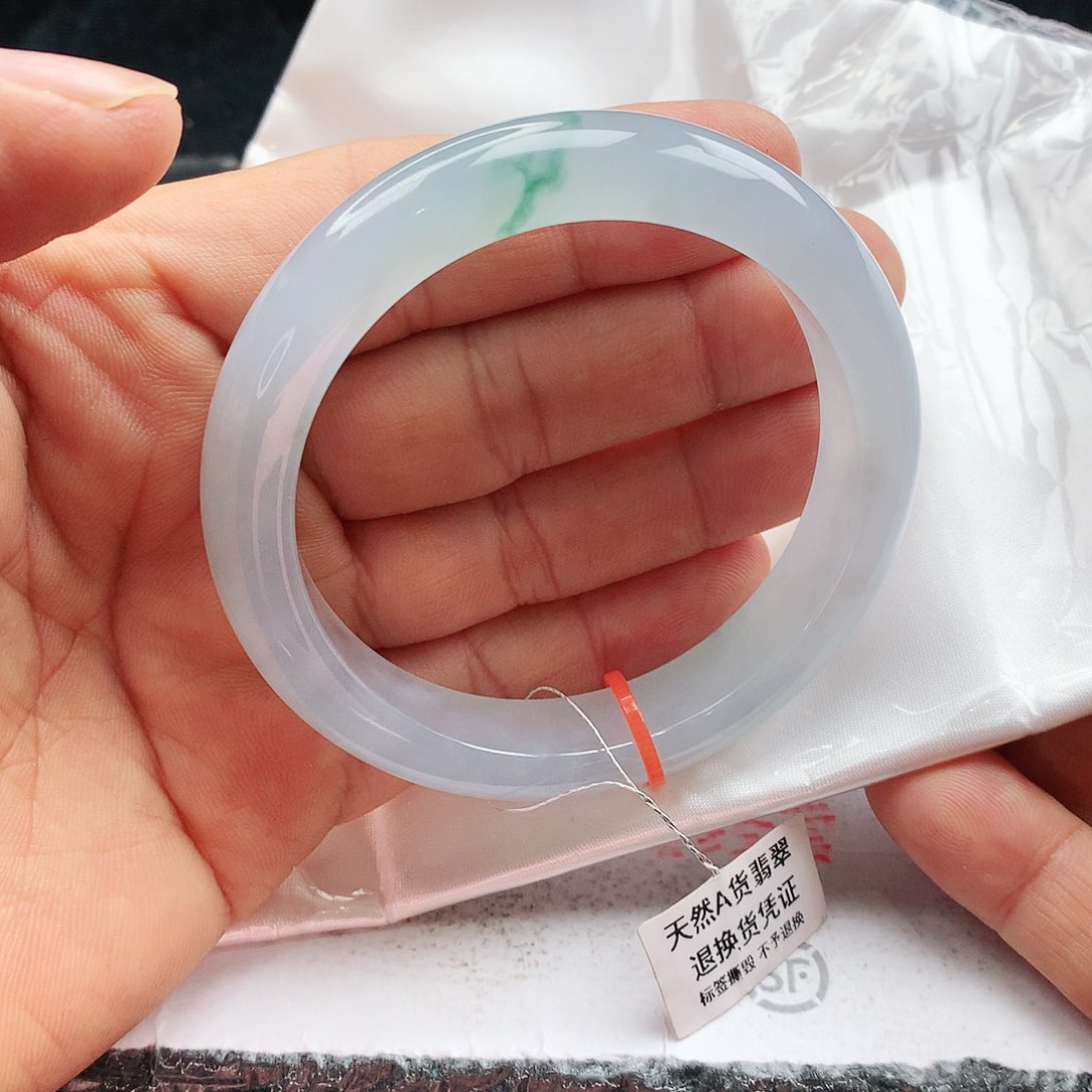 翡翠手镯未镶嵌天然翡翠手镯