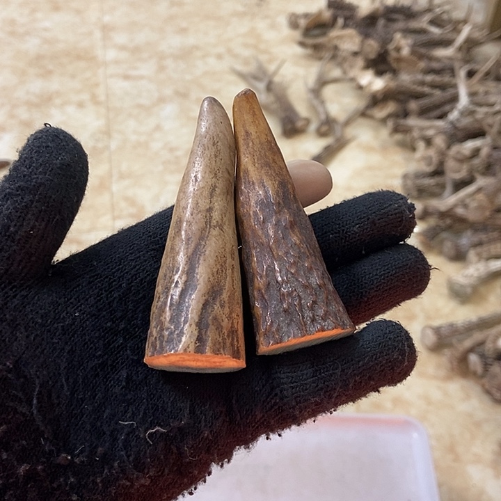 王***傅大叶紫檀（黑酸枝木类）