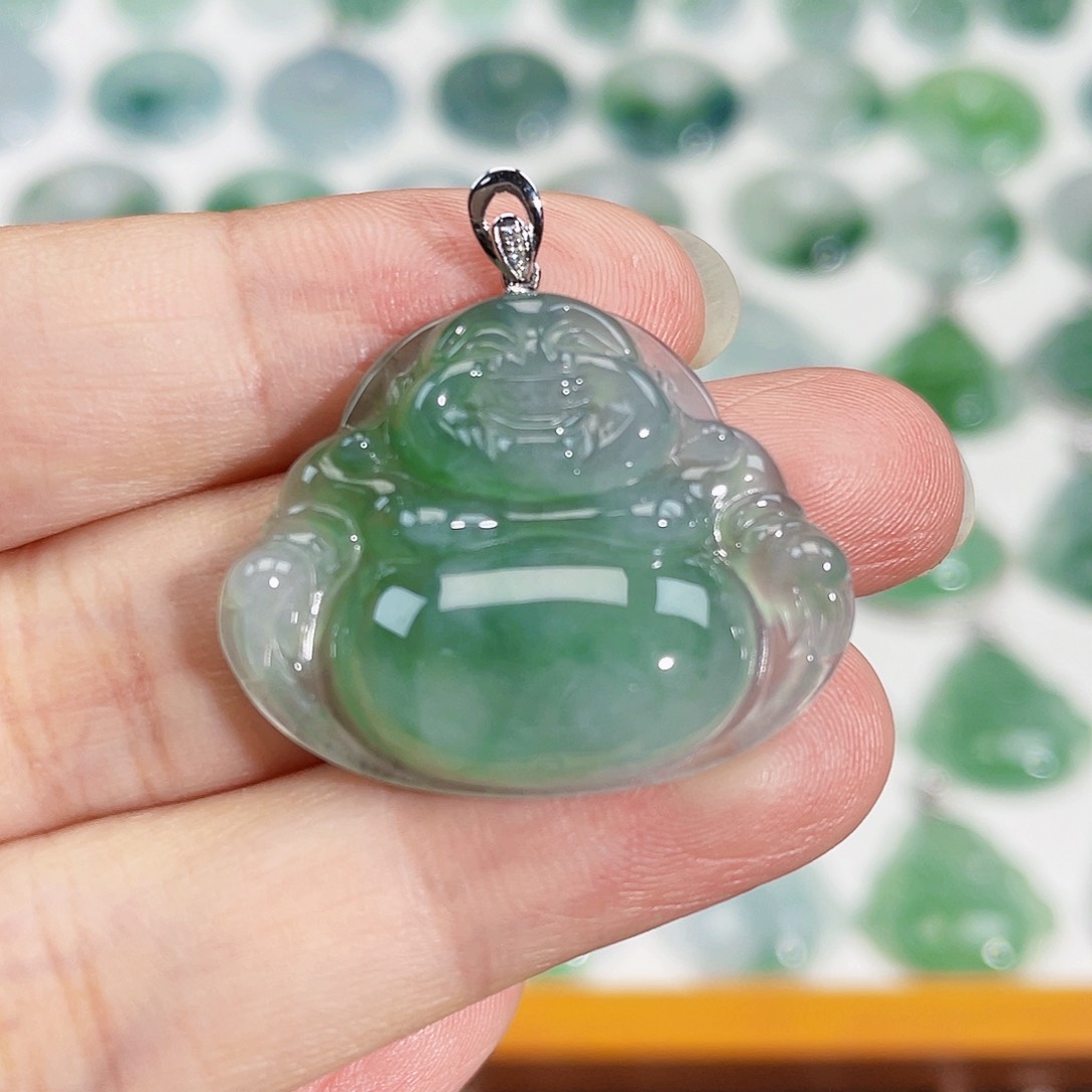 颈饰18K金镶嵌翡翠吊坠