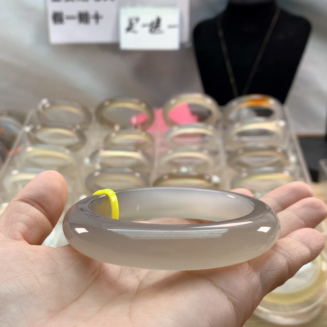 手镯玛瑙/玉髓未镶嵌