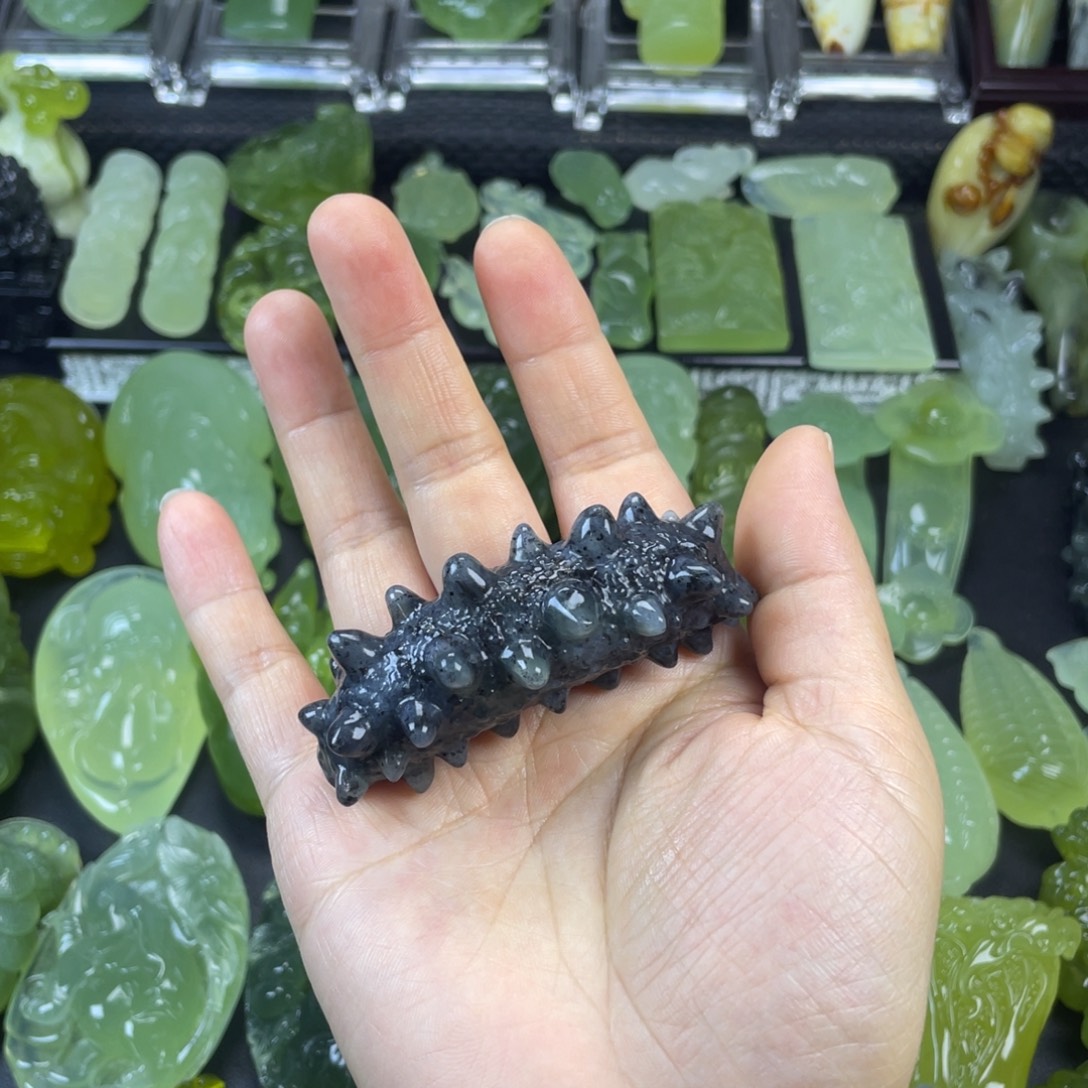 蛇纹石玉未镶嵌珠宝奇石