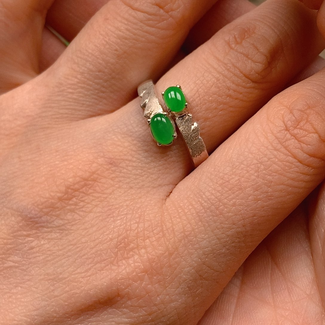 翡翠耳饰未镶嵌翡翠蛋面