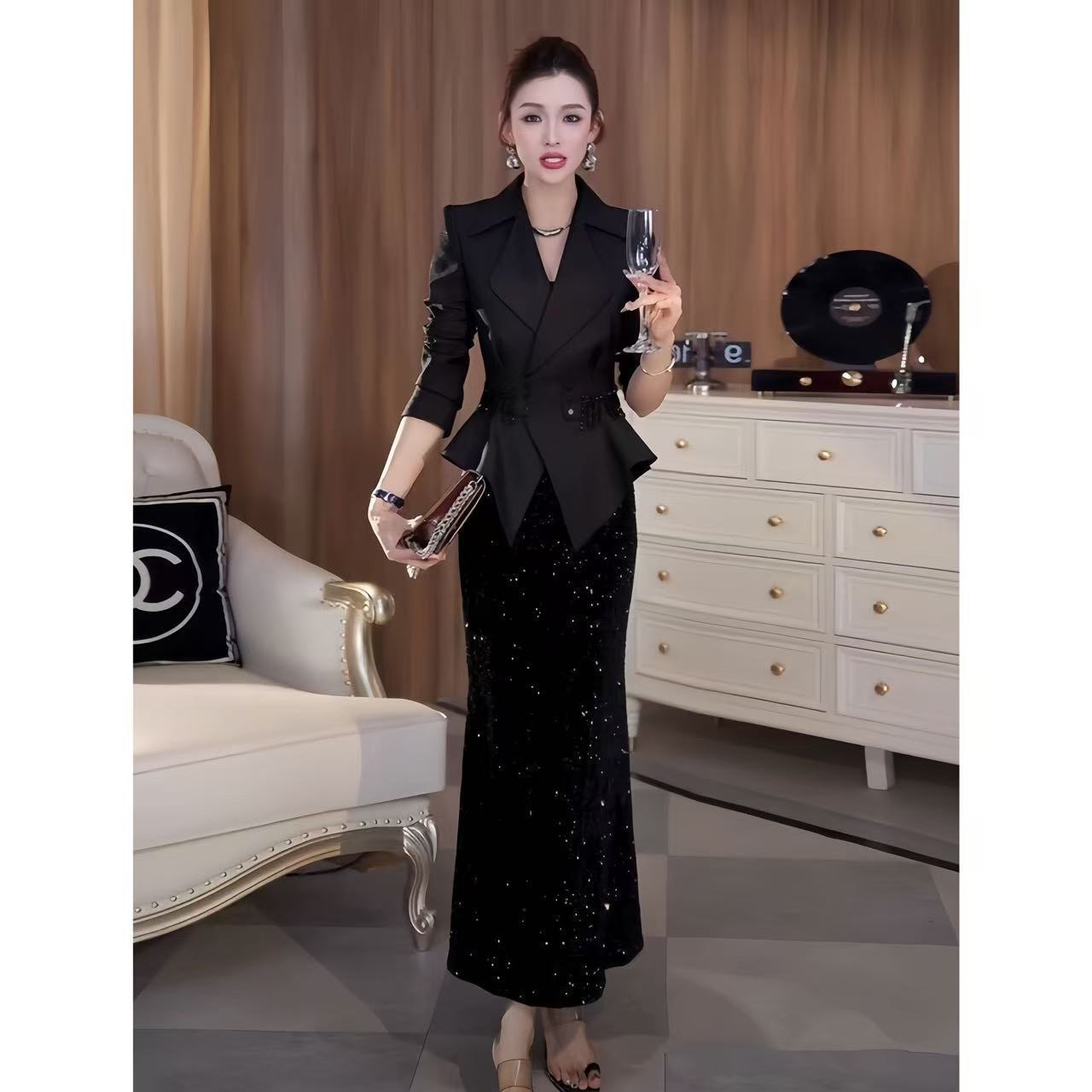 2025年早春新款重工亮片修身显瘦小众设计师款时尚套装女6030