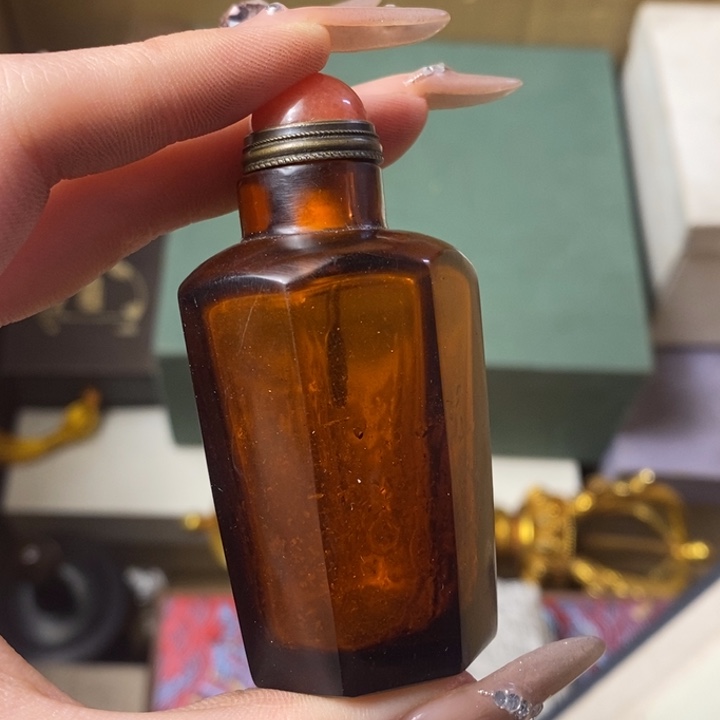 用***8玻璃颈饰如图所示所拍即所得