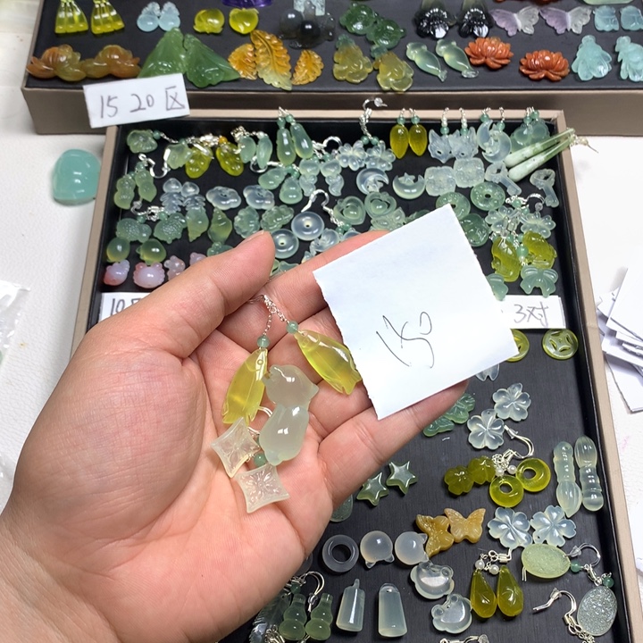 琳***儿蛇纹石玉合金耳钉