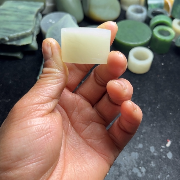 和田玉（糖玉）未镶嵌珠宝半成品