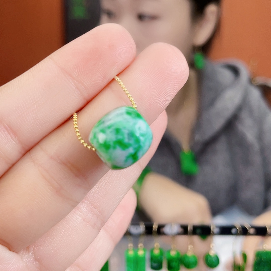 翡翠未镶嵌耳饰饰品