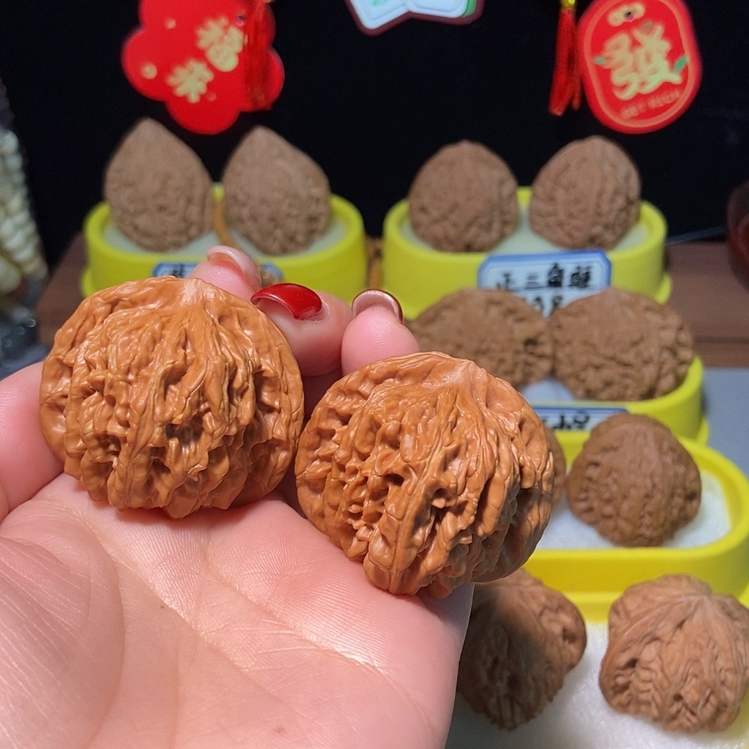 文玩核桃吊坠下****四座楼