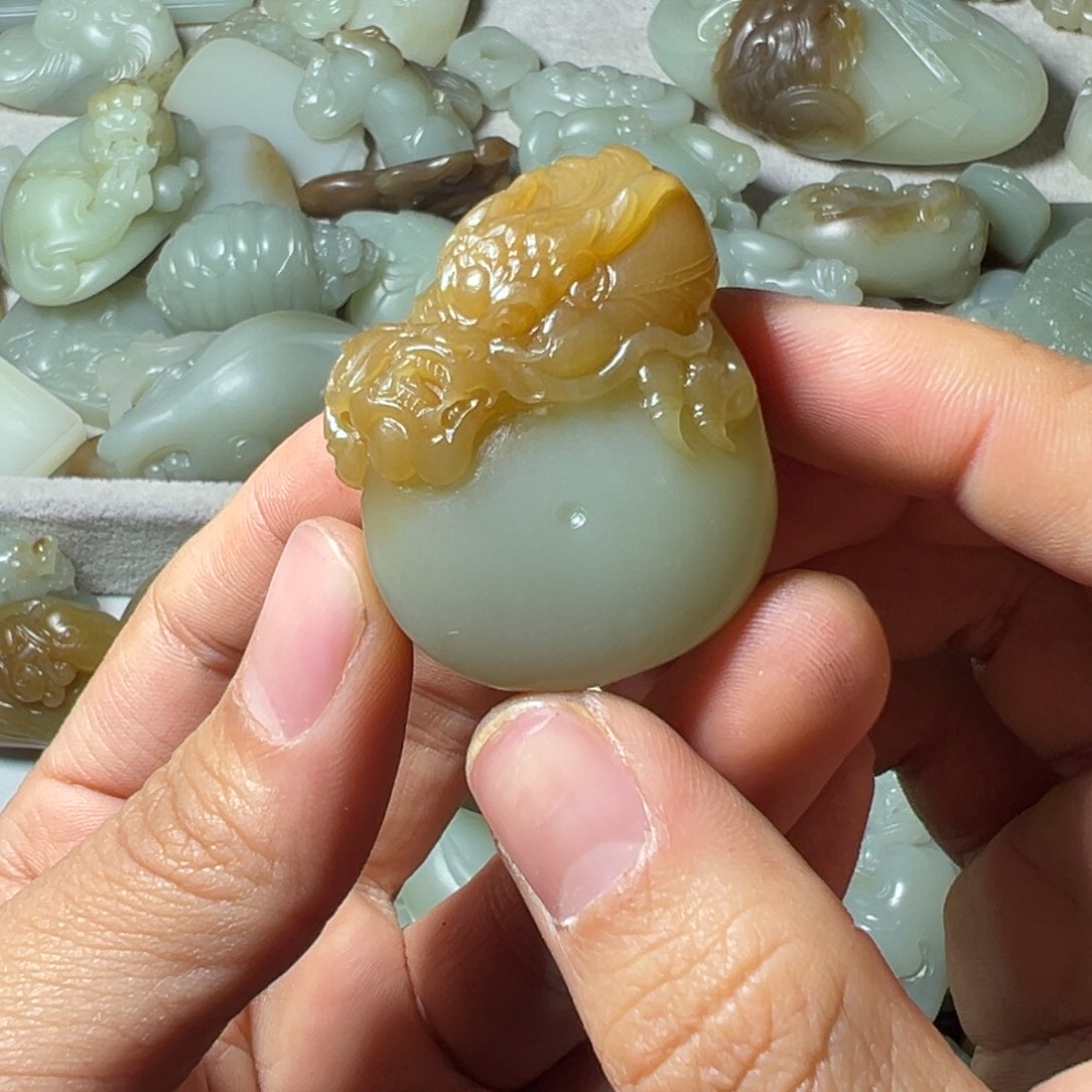 颈饰未镶嵌和田玉不**丢