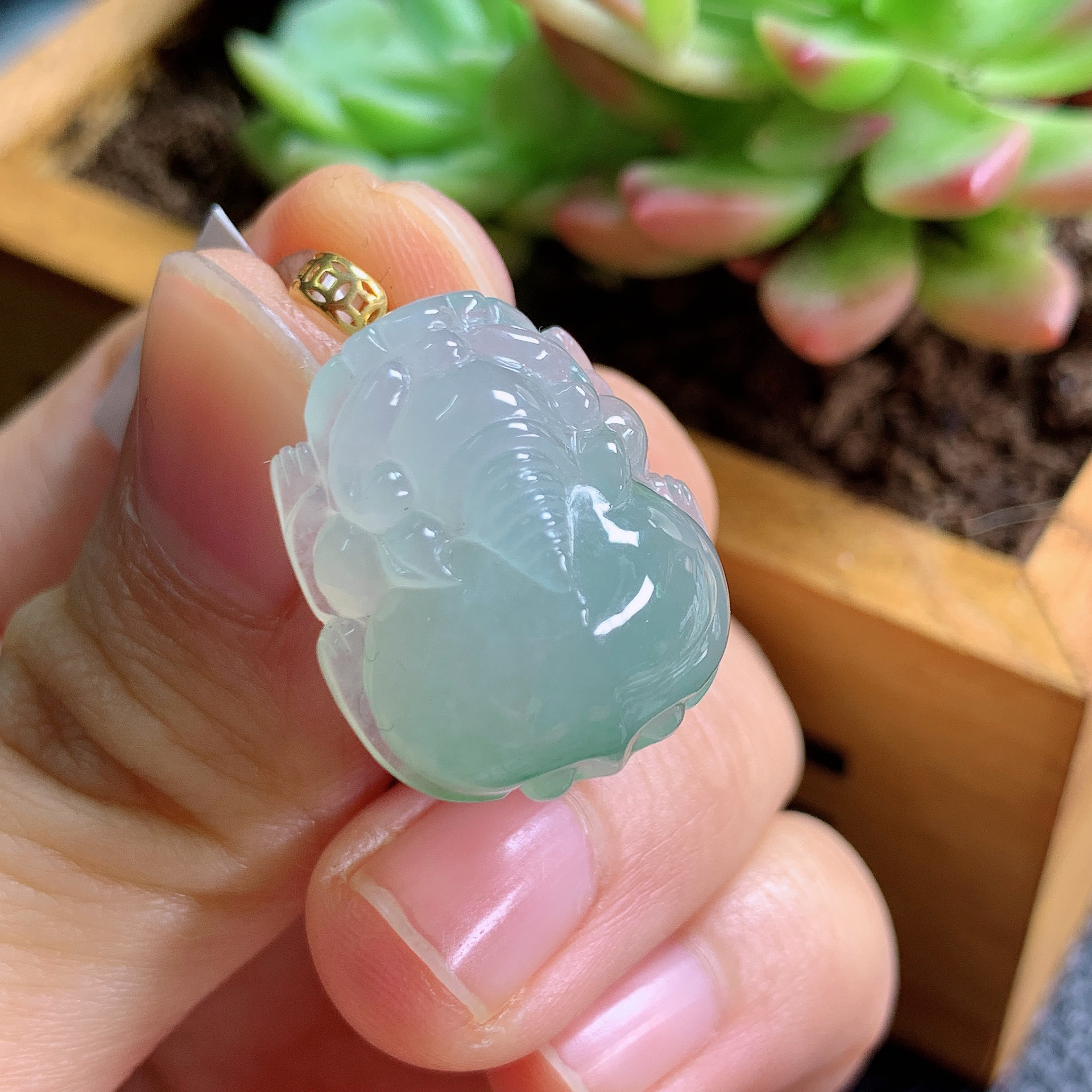 天然缅甸翡翠a货飘花冰种翡翠貔貅吊坠18k种好玉质细腻品质好雕工