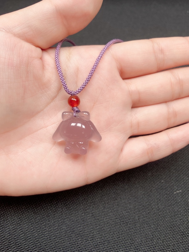 天然玛瑙玉髓吊坠烟紫色生肖玉桂狗高冰高透配绳多样性发货