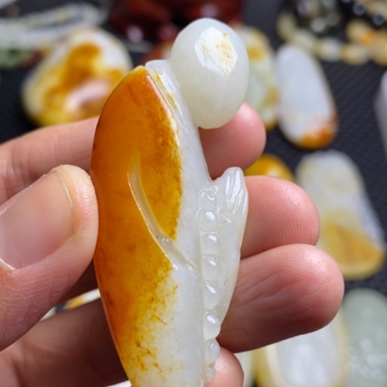 和田玉颈饰未镶嵌