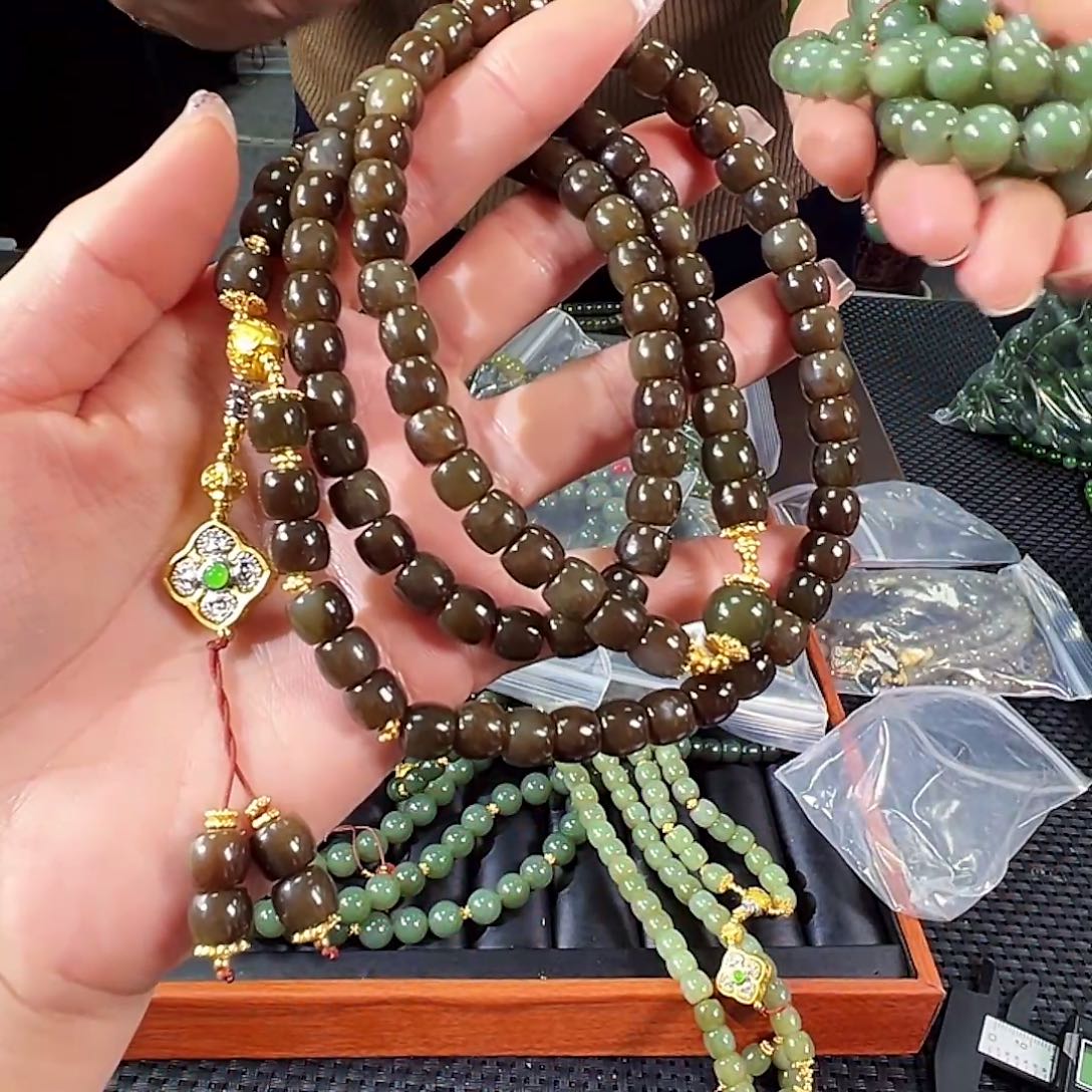 和田玉未镶嵌颈饰卡8