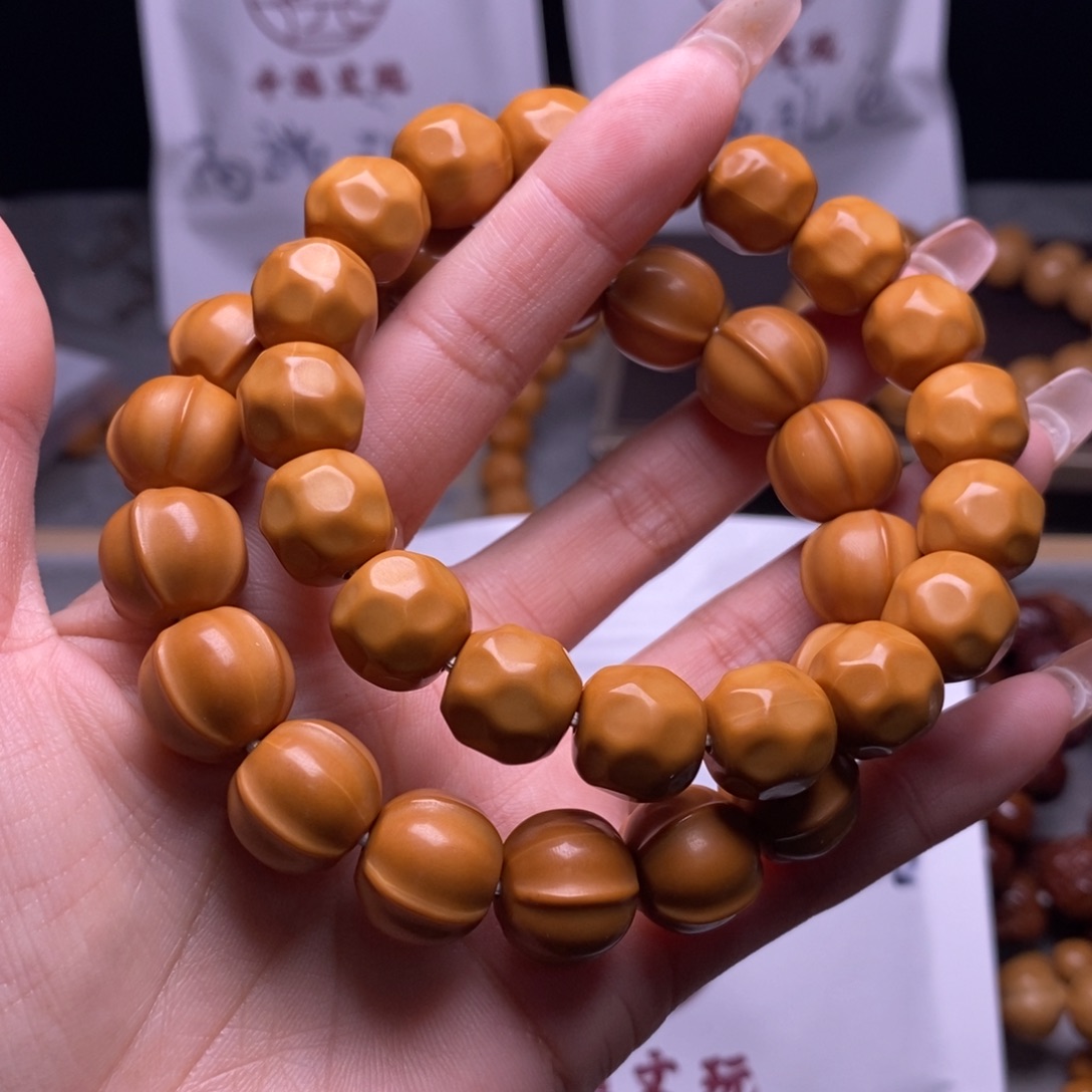 手串文玩核桃奶酪鲨鱼
