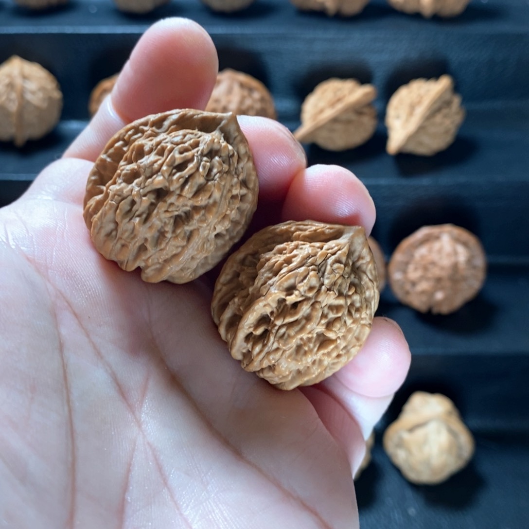 桃核把件野生原树承德公子帽30