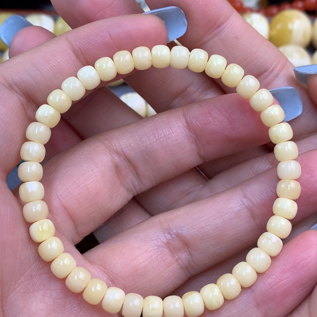 琥珀未镶嵌裸石蜜蜡5.6