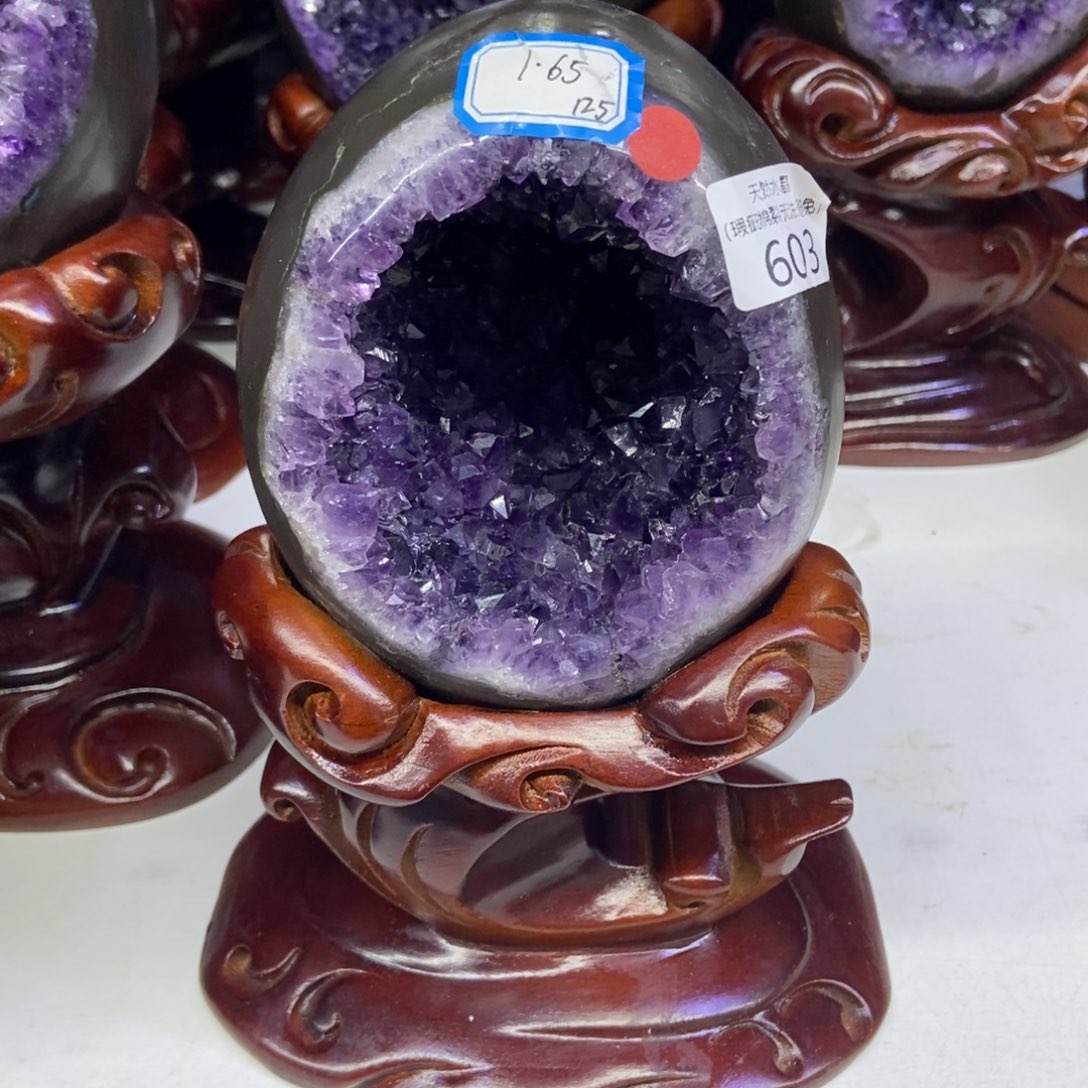 紫晶未镶嵌大型摆件（非配饰）琪