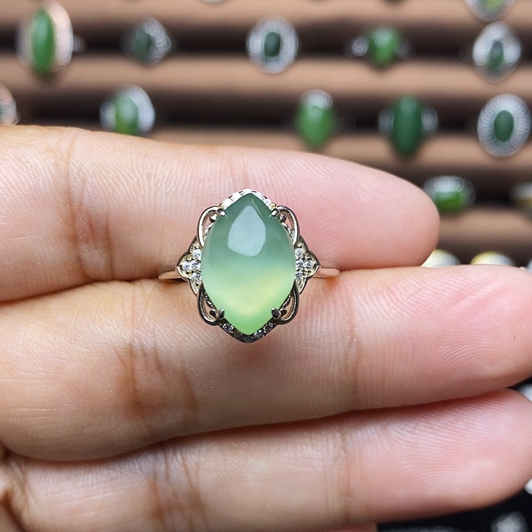 吊坠(不含链)银S925镶嵌和田玉（碧玉）勇**祥戒指