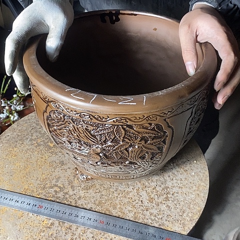 中国宜兴紫砂花盆，